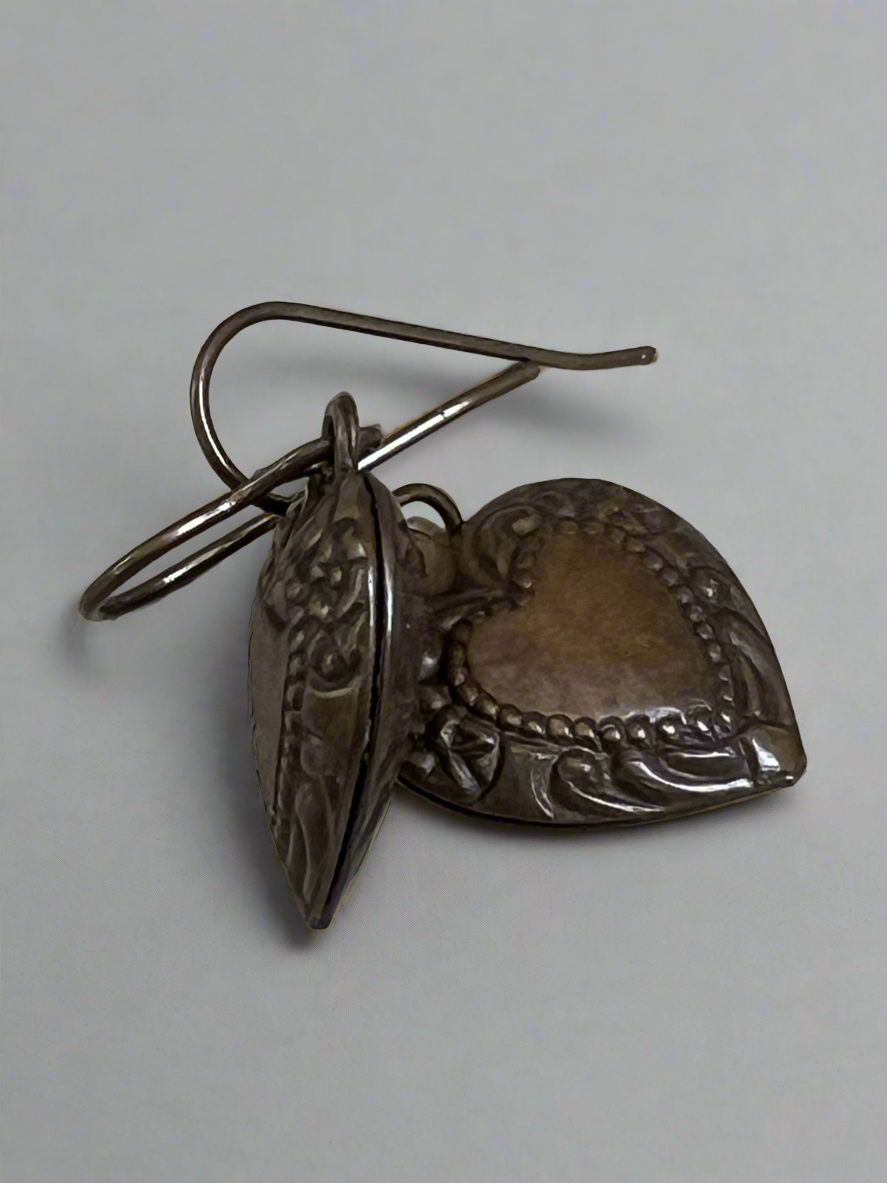 Old style charm heart earrings
