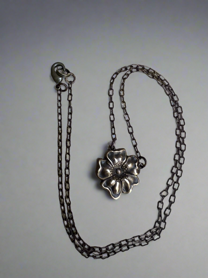 Blossom brass necklace