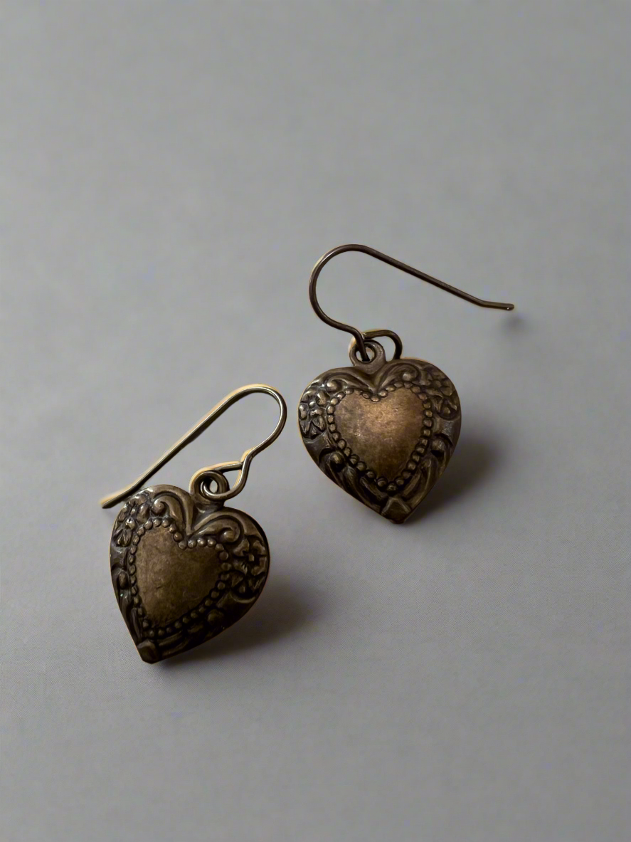 Old style charm heart earrings