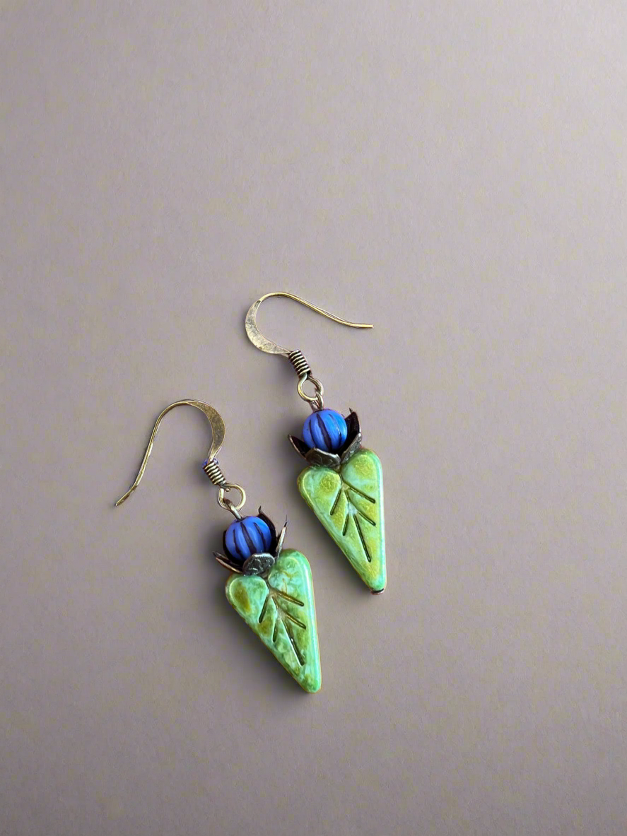 Heart leaf earrings