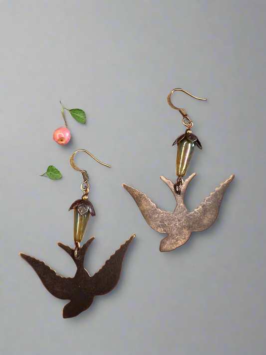 Diving swallow earrings